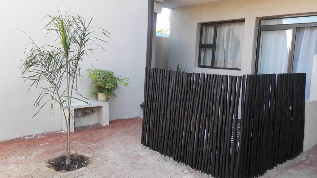 Self-Catering Studio, Unit 6 On Krupp วินด์ฮุก ภายนอก รูปภาพ