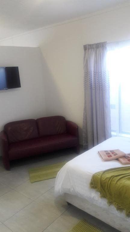 Self-Catering Studio, Unit 6 On Krupp วินด์ฮุก ภายนอก รูปภาพ