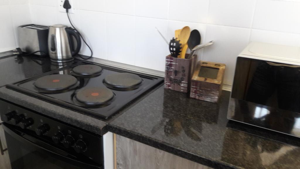 Self-Catering Studio, Unit 6 On Krupp วินด์ฮุก ภายนอก รูปภาพ