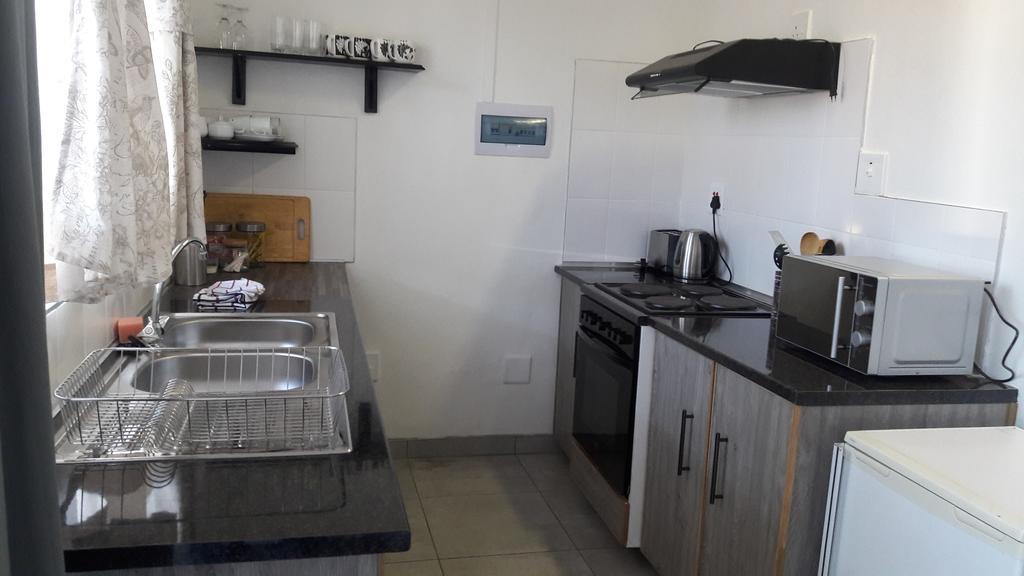 Self-Catering Studio, Unit 6 On Krupp วินด์ฮุก ภายนอก รูปภาพ